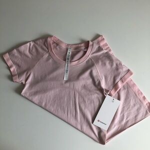 Lululemon Swiftly Tech. Short sleeve. 2.0. Size 6. Strawberry milkshake